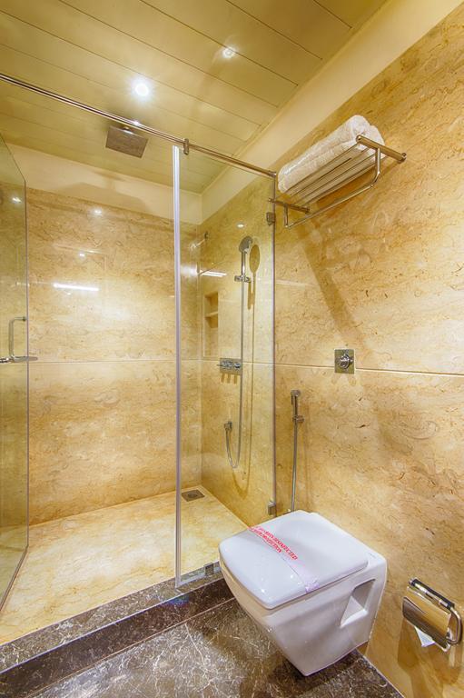 The Elements Hotel Rajkot Room photo